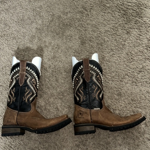 Custom Cowboy Boots - Picture 7 of 12